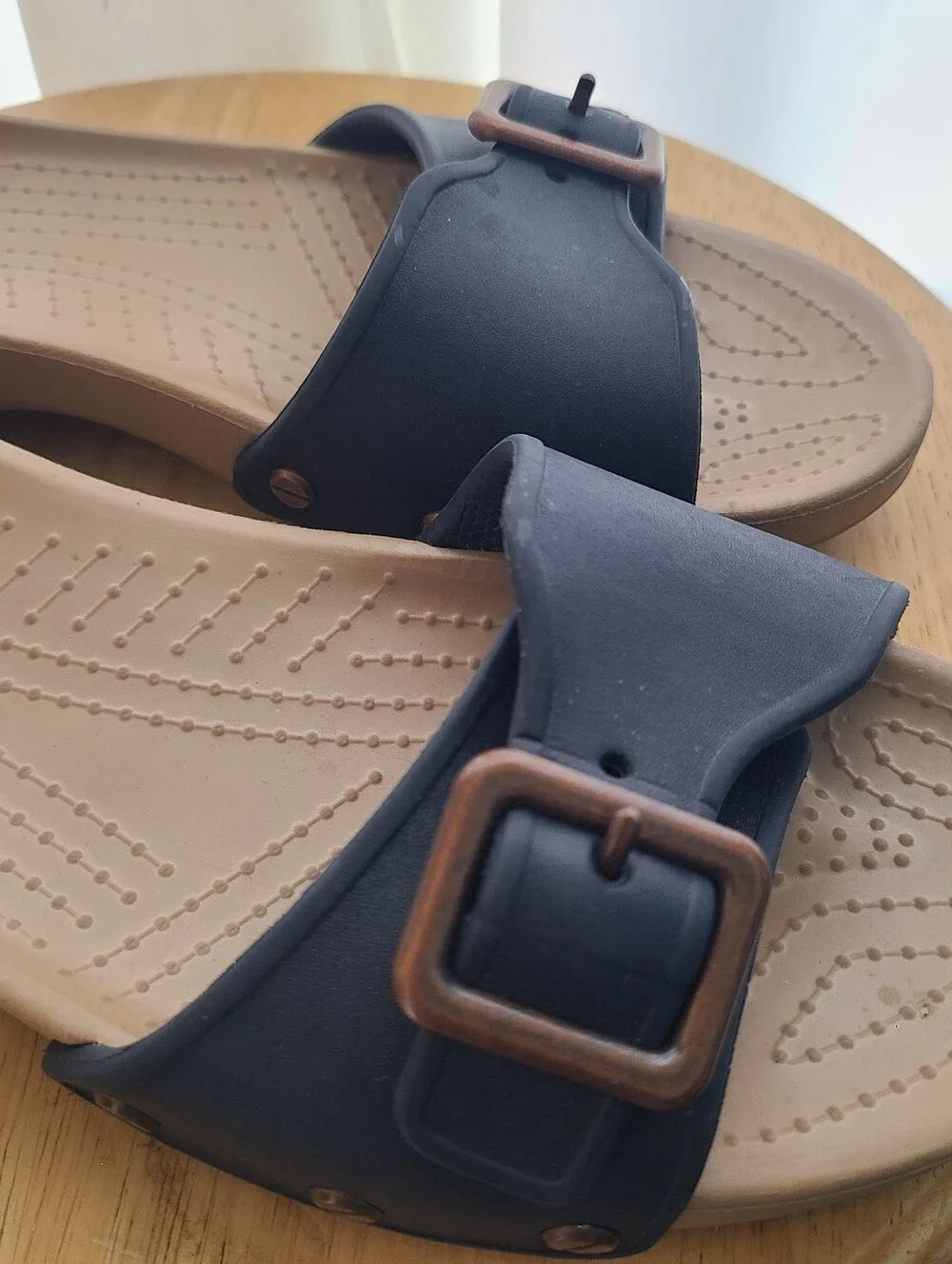 Crocs Navy Blue Buckled Flip Flops Women's Size 9 - Picture 3 of 5